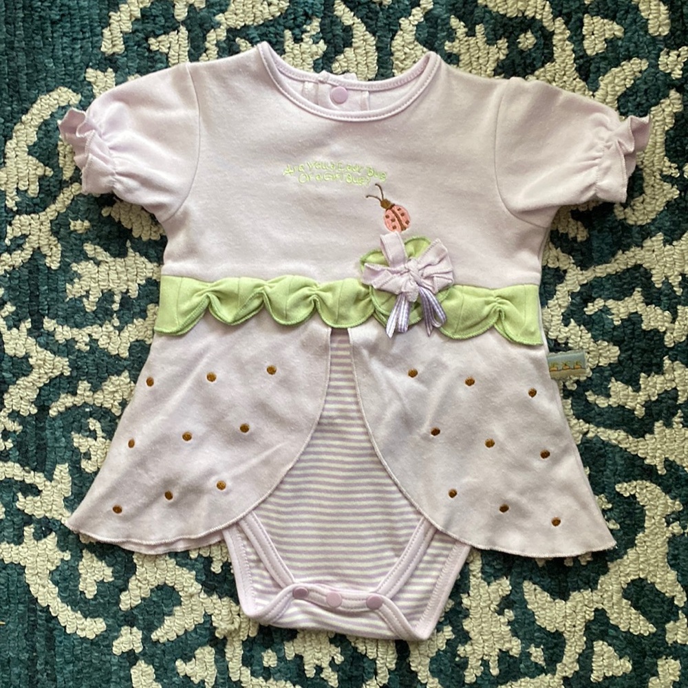 Bunnies By the Bay Onesie - like new - size 3-12 months - adorable!